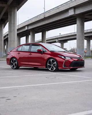 Toyota Corolla rojo completo con AXYS ROS